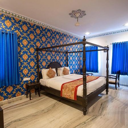Hotel Royal Pratap Niwas Udaipur Exterior photo