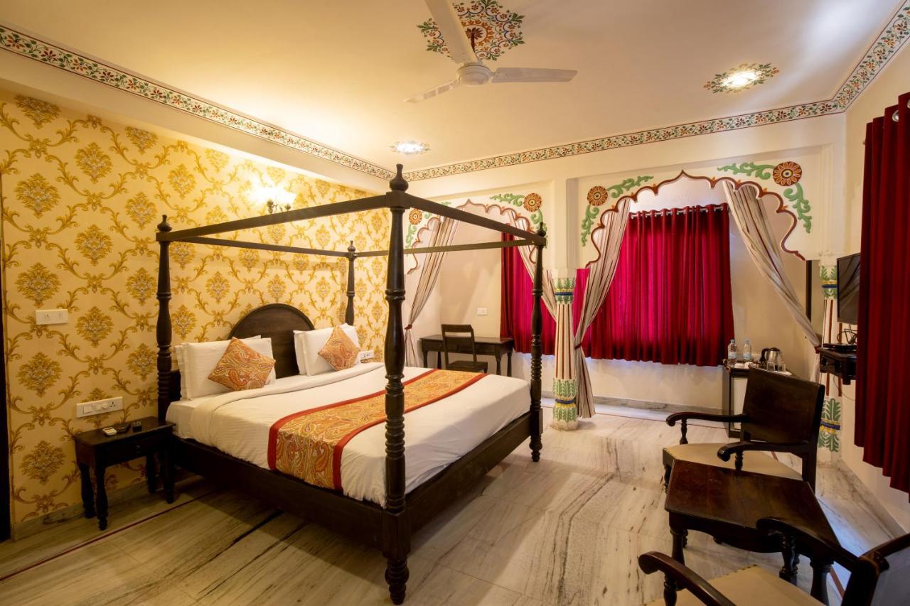 Hotel Royal Pratap Niwas Udaipur Exterior photo