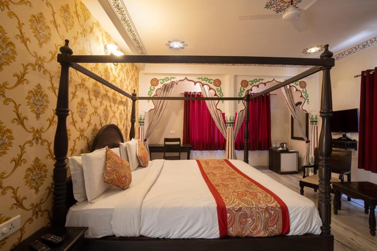 Hotel Royal Pratap Niwas Udaipur Exterior photo