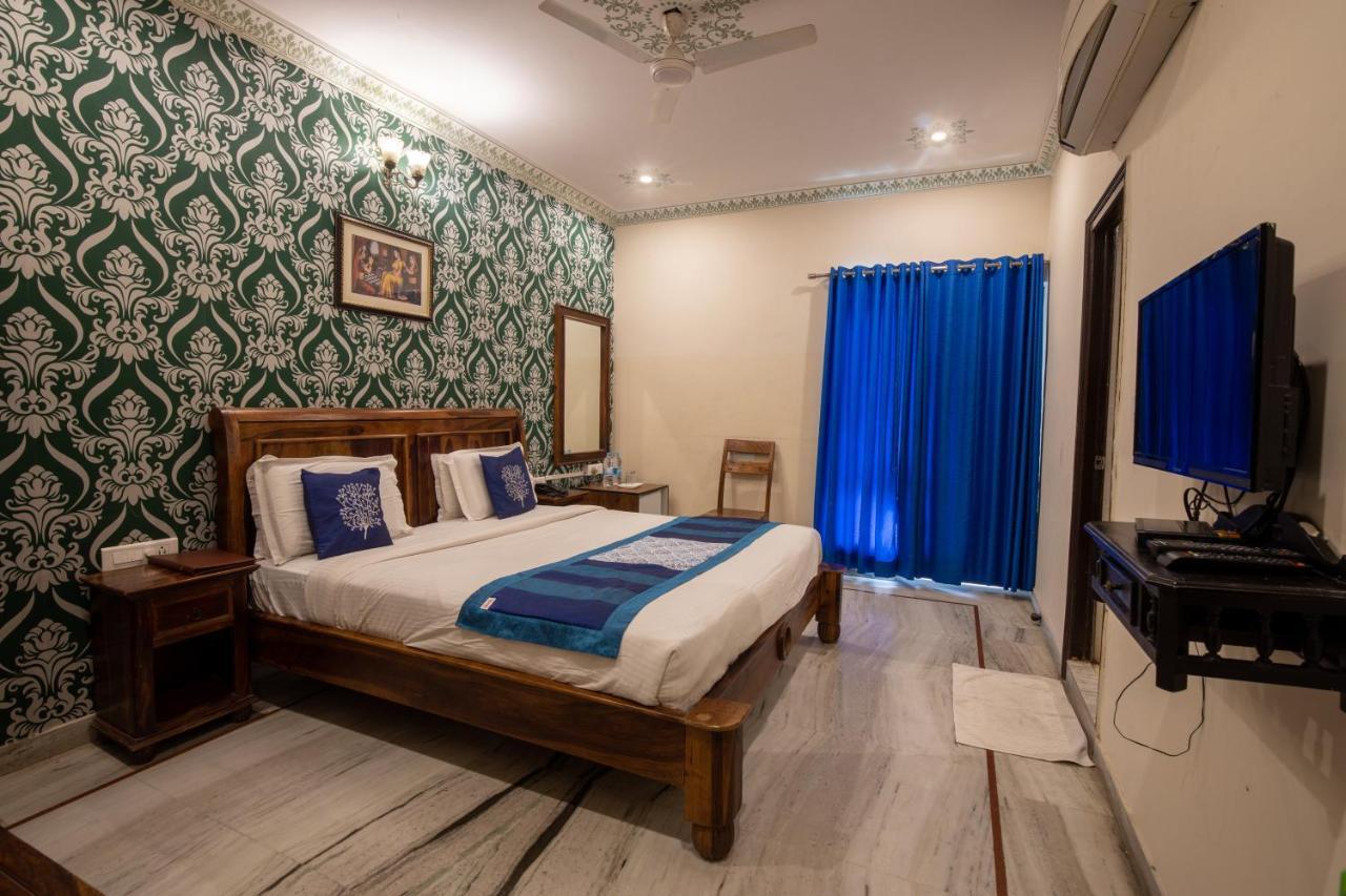 Hotel Royal Pratap Niwas Udaipur Exterior photo