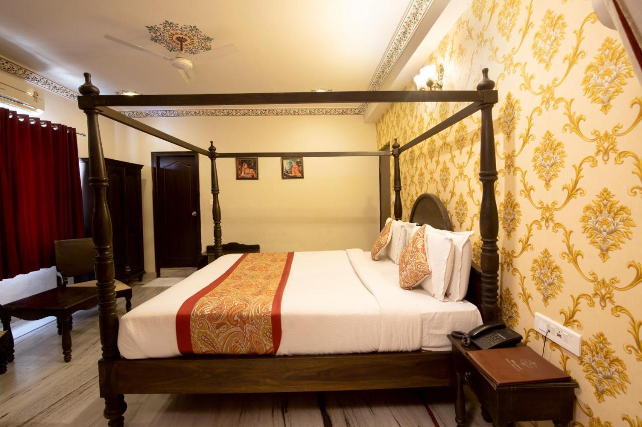 Hotel Royal Pratap Niwas Udaipur Exterior photo