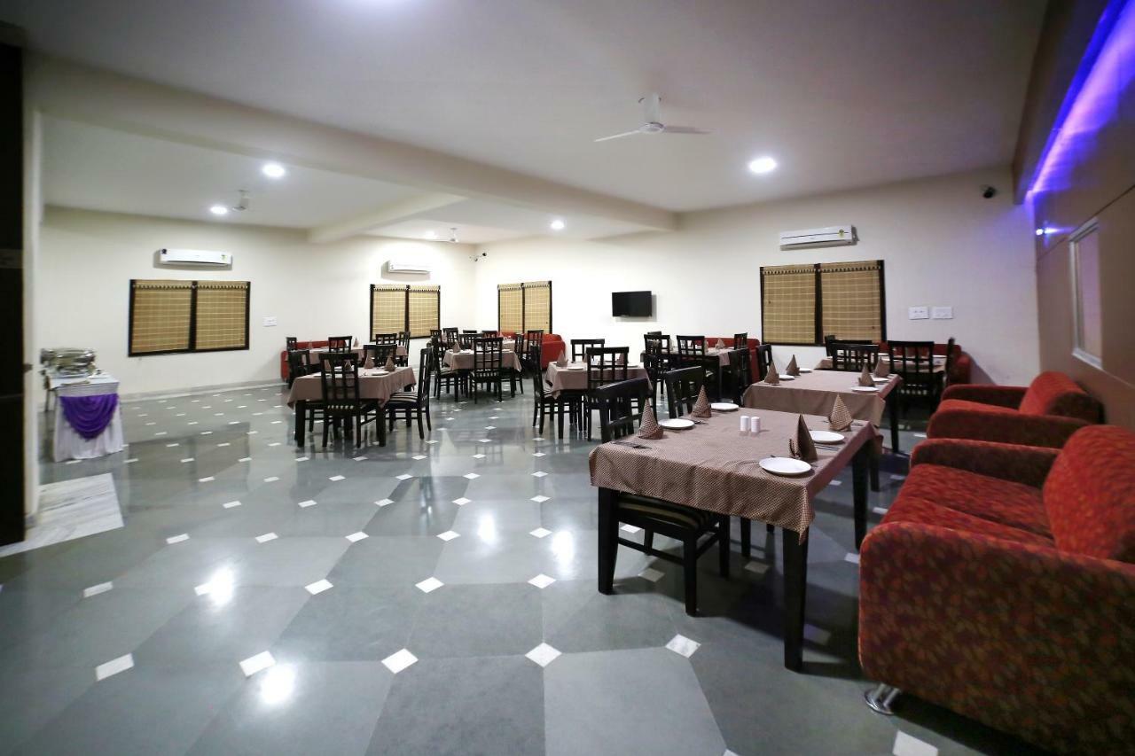 Hotel Royal Pratap Niwas Udaipur Exterior photo