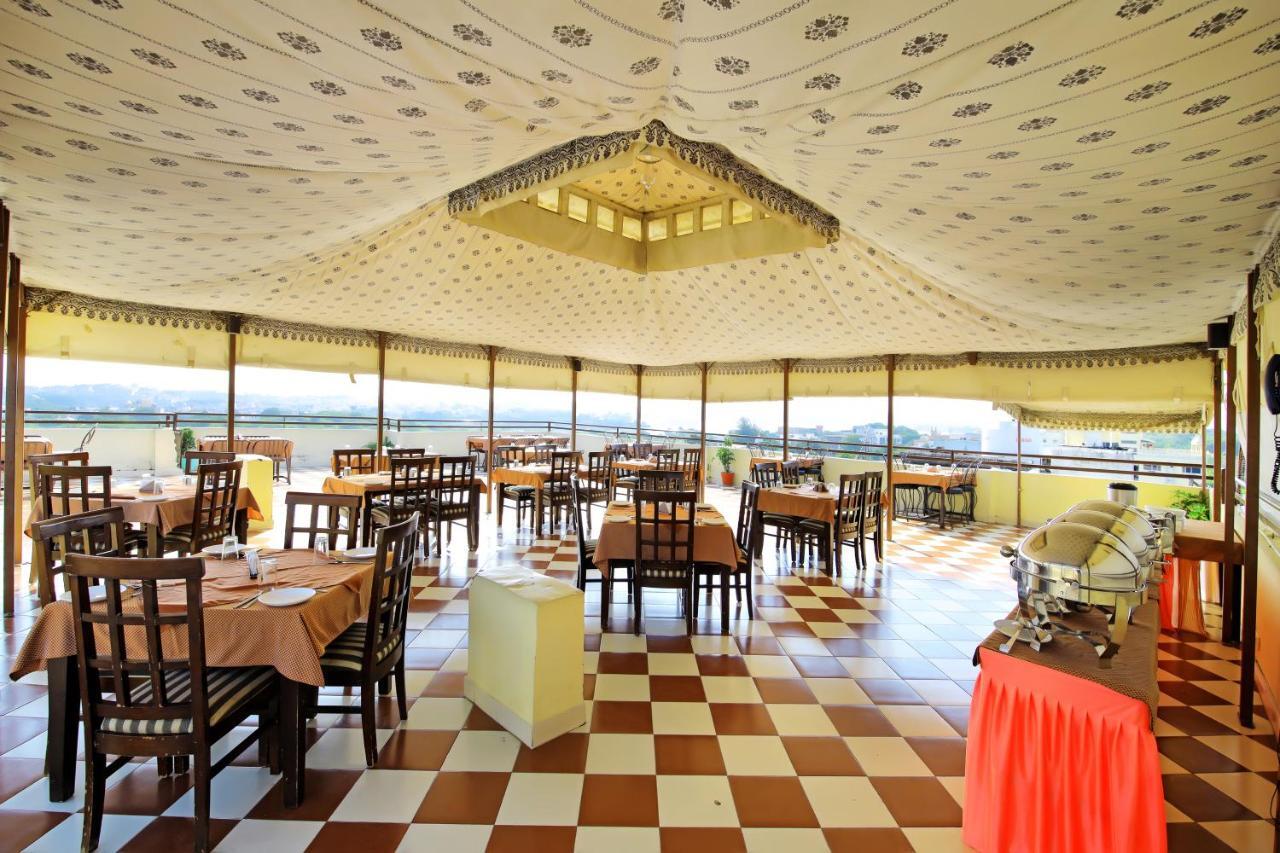 Hotel Royal Pratap Niwas Udaipur Exterior photo